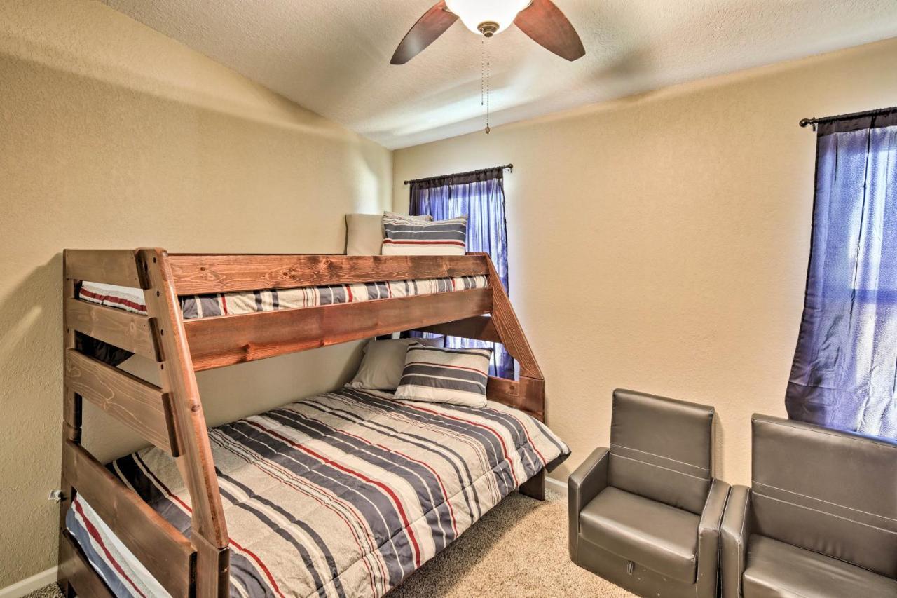 Lake Havasu Home With Pool And Mtn Views, Near Marina レイク・ハヴァス・シティ エクステリア 写真